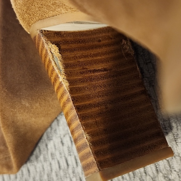 Michael kors suede/leather high boots, size 8 & 1/2. - Picture 13 of 16